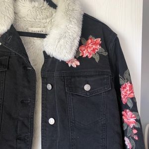 Pacsun denim jacket with Faux fur size Large